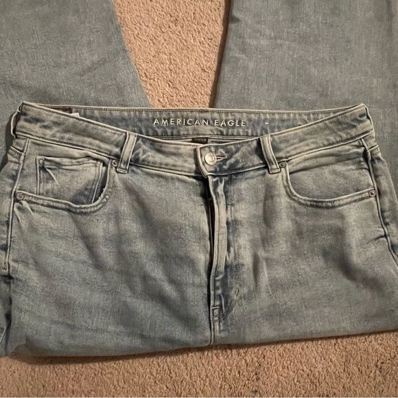 American Eagle Mom Straight Jeans - NWOT - Picture 2 of 6